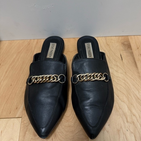 Steve Madden mules flat black with gold chair detail size 8.5 - Picture 2 of 6